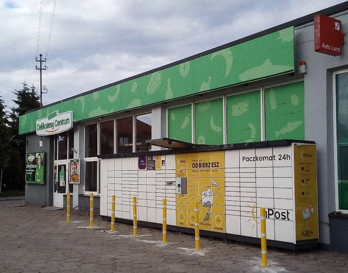 Paczkomat PUT02N Przy Delikatesach Centrum