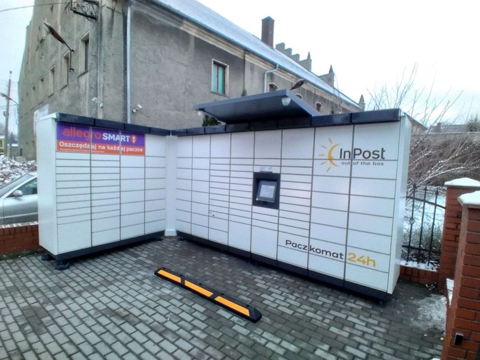Paczkomat PYE01M Przy sklepie spożywczym