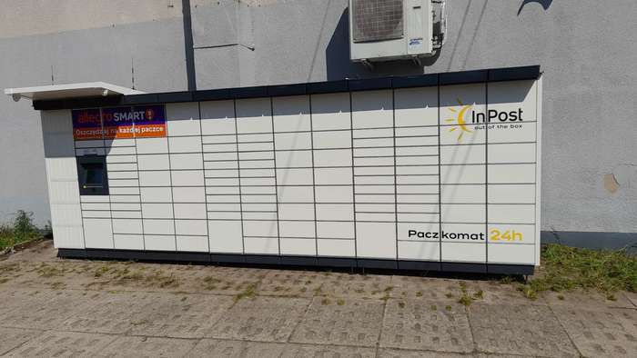 Paczkomat QBA01M Przy sklepie Lewiatan