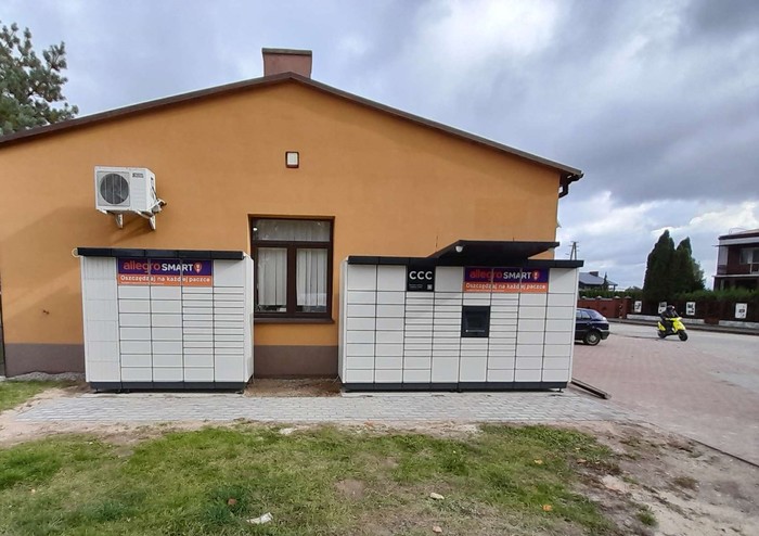 Поштомат QLI01M Szczytowa ściana budynku biblioteki