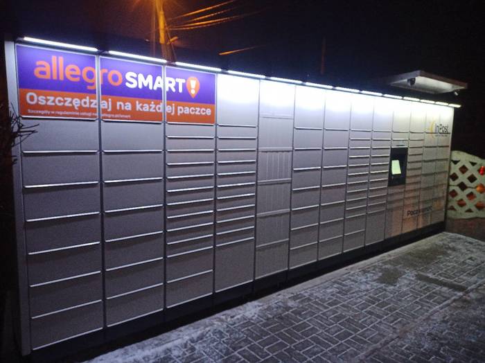 Paczkomat QSZ01M Przy sklepie spożywczym