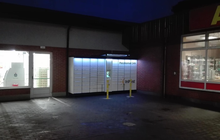 Paczkomat RAA01A Przy markecie Biedronka