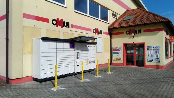 Paczkomat RAC07A Przy sklepie Oman