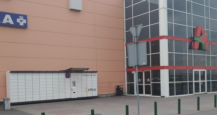 Paczkomat RAC08A Przy markecie Auchan