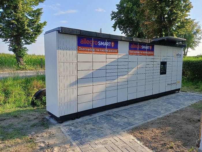 Paczkomat RAC15M przy sklepie Społem