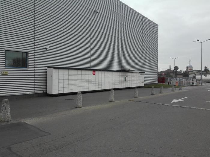 Paczkomat RAD02N Przy Centrum Handlowym Echo