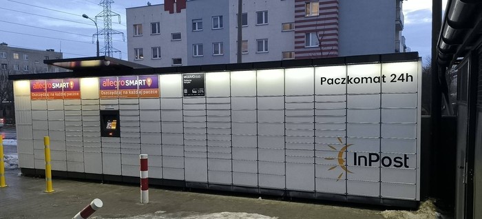 Paczkomat RAD05M Przy Centrum Handlowym