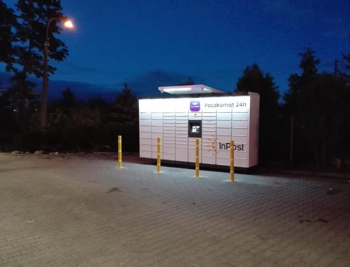 Paczkomat RAD06M Przy myjni bezdotykowej AutoJet