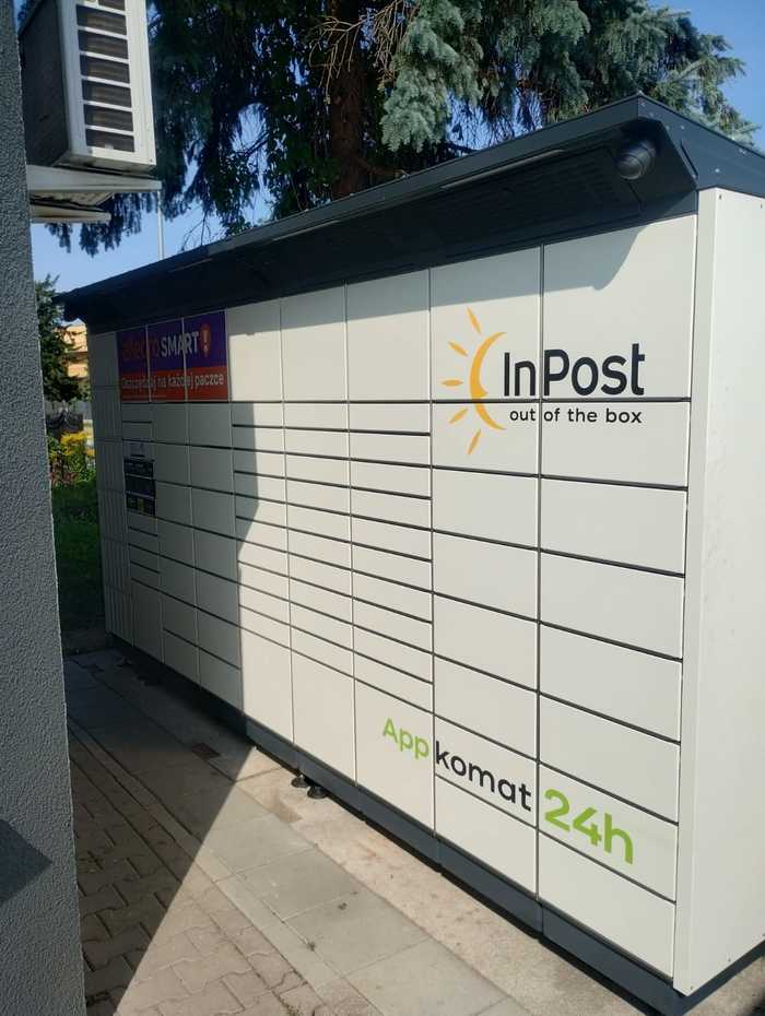 Paczkomat RAD07BAPP Stacja paliw ATH HERNIK