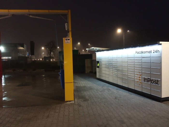 Paczkomat RAD17M Na myjni bezdotykowej X CAR WASH