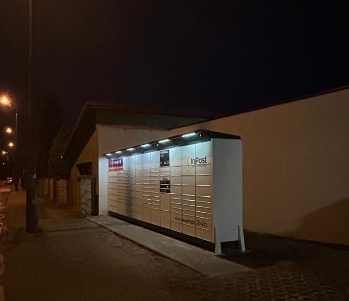Paczkomat RAD23BAPP Przy garażach