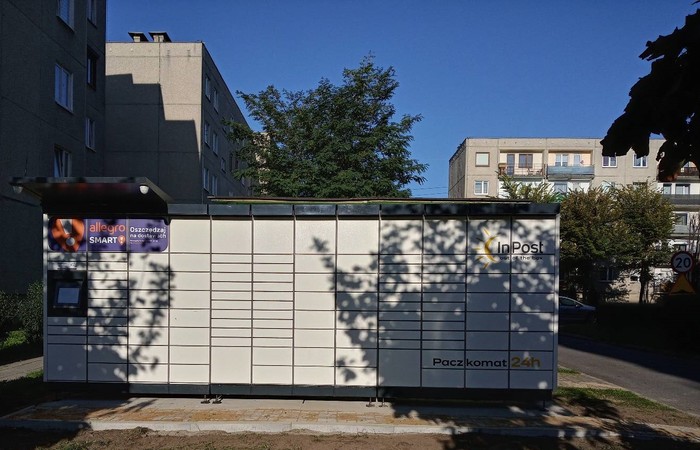 Поштомат RAD49M Przy budynku ul. Hallera 13