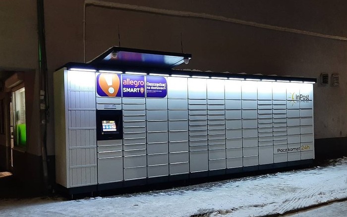 Paczkomat RAD51M Prze sklepie Żabka