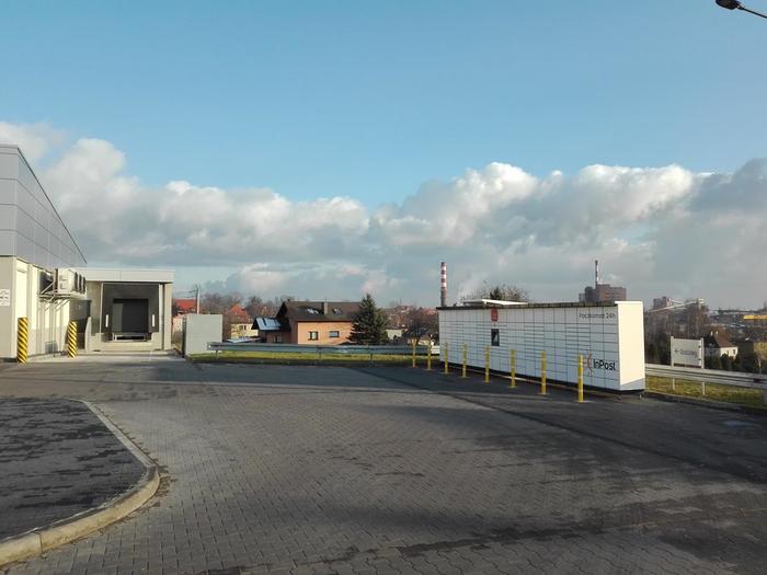 Поштомат RAL03M Parking sklepu Lidl