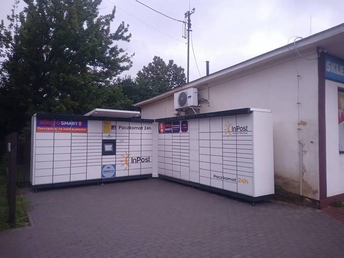 Paczkomat RAS01M Przy sklepie Smakosz & Puchatek