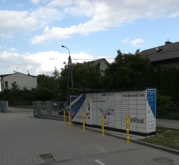 Paczkomat RAS02B Przy Delikatesach Centrum