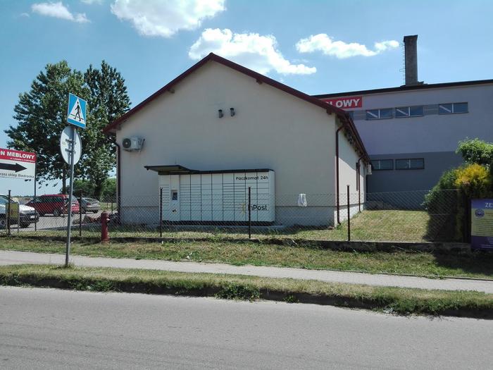 Paczkomat RBN01A Przy markecie Biedronka