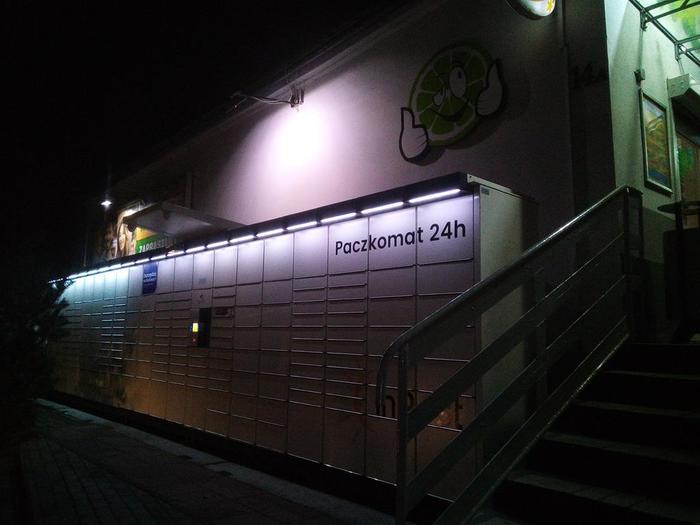 Paczkomat RED02N Przy sklepie Limonka