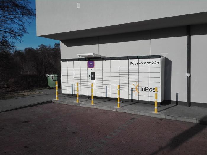 Paczkomat RED04N Przy markecie Biedronka