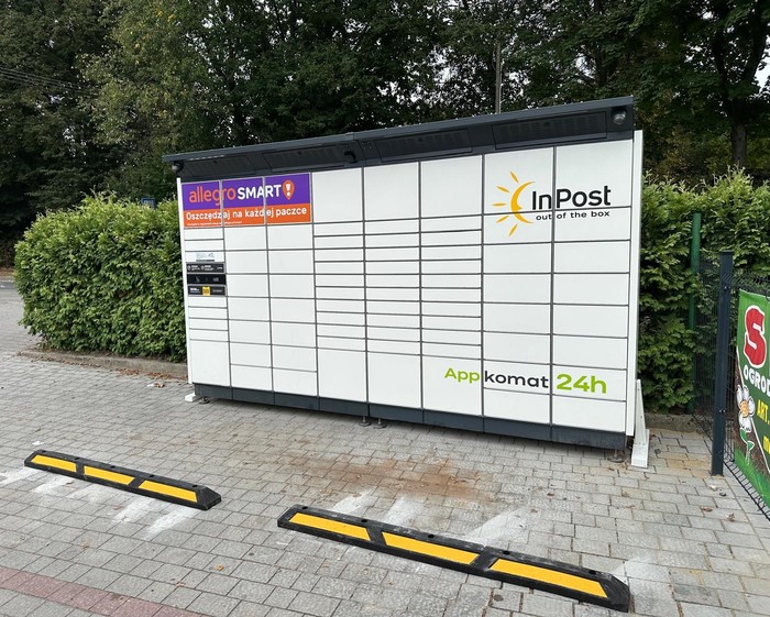 Parcel Locker REZE01BAPP Przy sklepie spożywczym