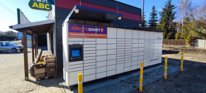 Paczkomat RHW01M Parking przy sklepie