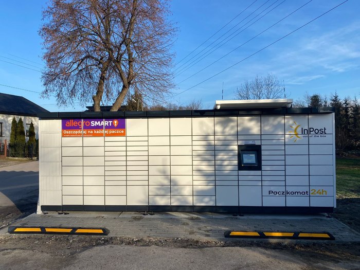 Paczkomat RIQ01M Przy sklepie spożywczym