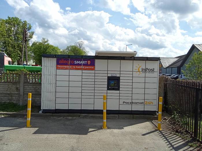 Parcel Locker RJC02M Przy sklepie spożywczym