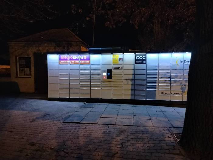 Paczkomat RKD01N Przy sklepie