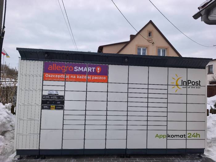 Parcel Locker ROKQ01BAPP przy posesji prywatnej