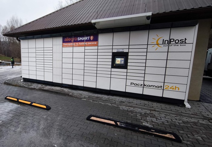 Paczkomat ROP03M Przy plebanii kościoła Św. Barbary