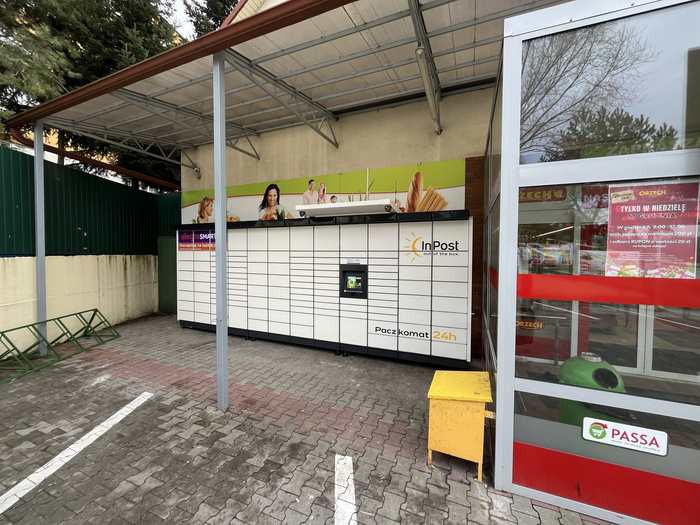 Paczkomat ROP07M Parking przy Delikatesach Orzech
