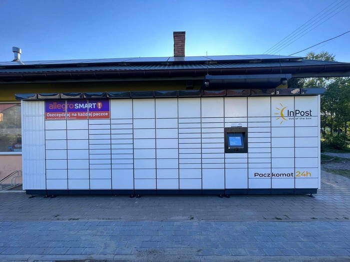 Paczkomat RQO01M przy sklepie Familia