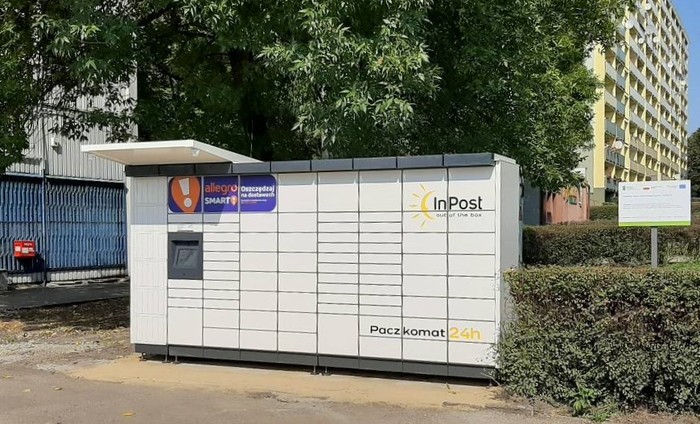 Paczkomat RSL11M Parking Obiekt Handlowy RSM Różyckiego 30