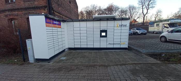 Paczkomat RSL43M Parking Czarny Las Szpitalna 5