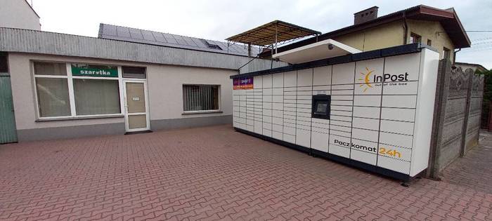 Parcel Locker RSZ03M parking przed sklepem
