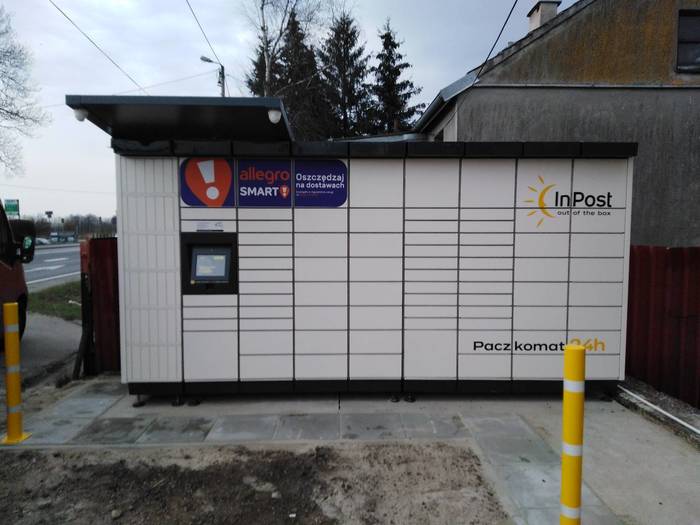 Paczkomat RUA01M Przed sklepem spożywczym Odido