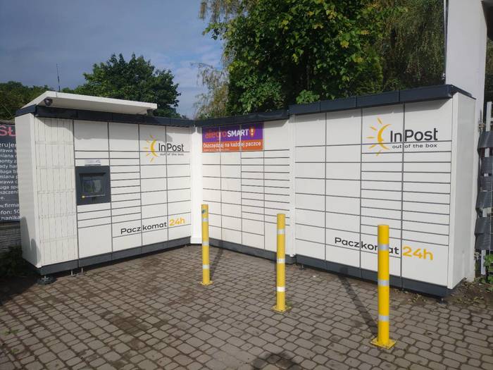 Parcel Locker RUD02M obok kwiaciarni Orchidea