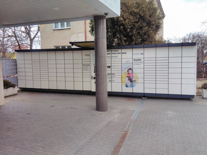 Paczkomat RUM02A Przy Galerii Handlowej Abraham