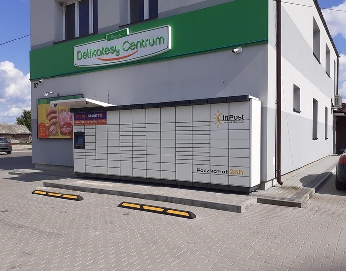 Paczkomat RXS01M Parking przy Delikatesach Centrum