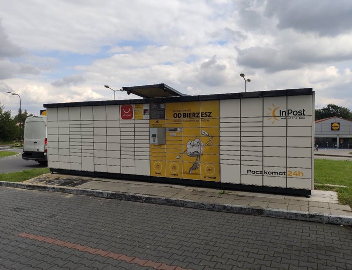 Paczkomat RYB02N Stacja paliw AMIC ENERGY