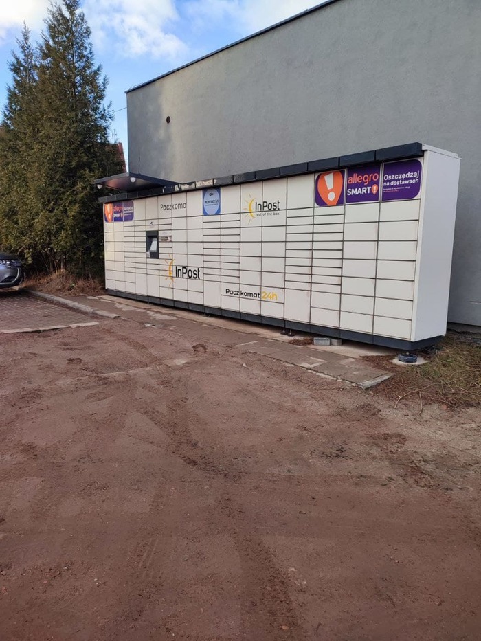 Поштомат RYB03M Przy parkingu sklepu mięsnego