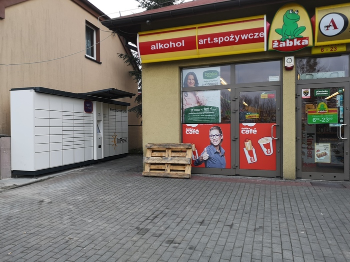 Paczkomat RYB05A Przy sklepie Żabka