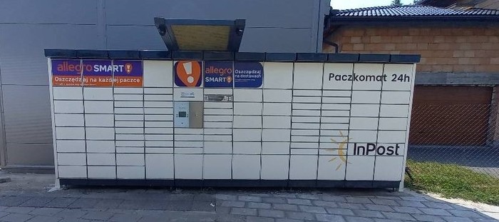 Paczkomat RYB06N przy sklepie Żabka