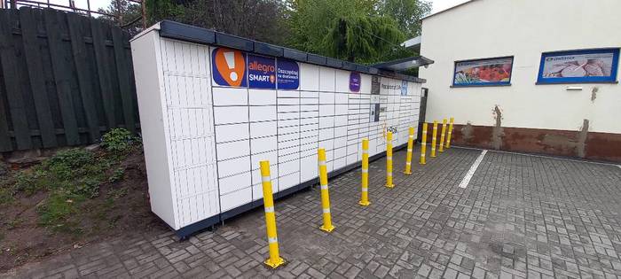 Paczkomat RYB14N Przy sklepie Lewiatan
