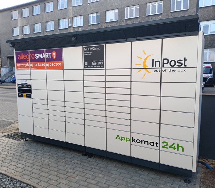 Parcel Locker RYB16BAPP naprzeciwko przychodni medycznej