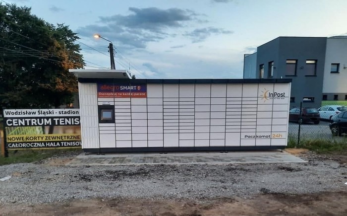 Paczkomat RYB35M Obok fitnesu