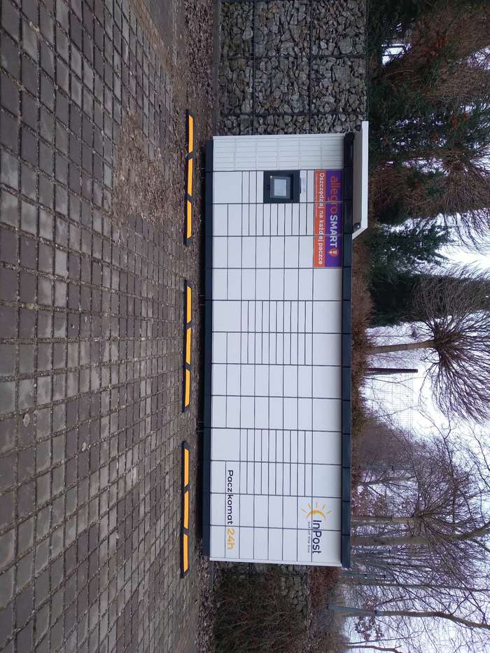 Parcel Locker RYB53M Obok sklepu