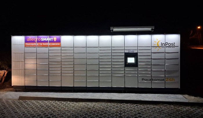 Parcel Locker RYB67M na parkingu Centrum Stomatologii Rodziny Goraus