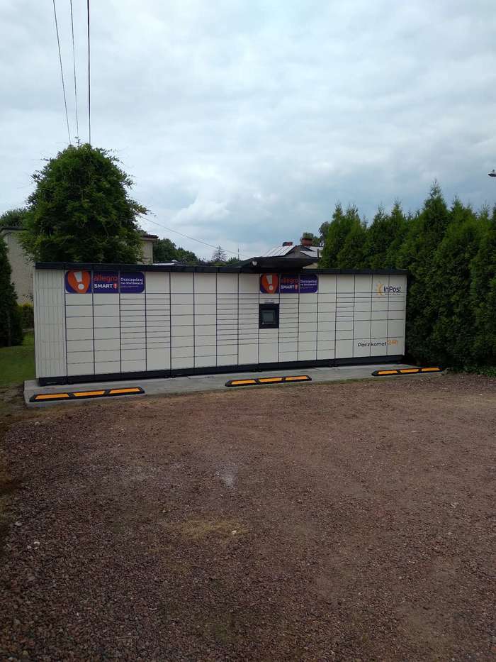 Paczkomat RYD08M Obok kwiaciarni