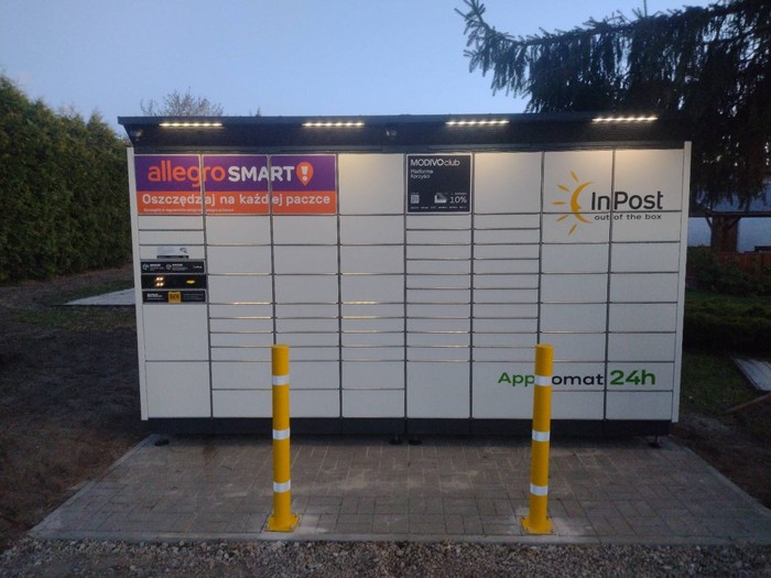 Parcel Locker RYJ01BAPP przy obiekcie mieszkaniowym